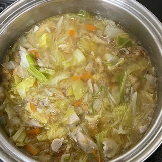 野菜とチキンのスープ